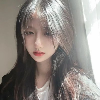 玛丽的白色连衣裙